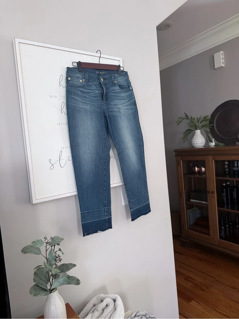 Michael KORS Raw Hem Edge Two Tone Cropped Denim Blue Jeans Distressed Size 2